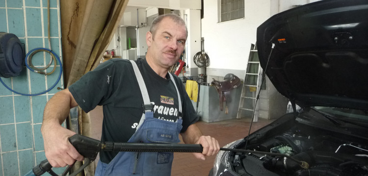 Alexander Güntner, Kfz-Mechaniker